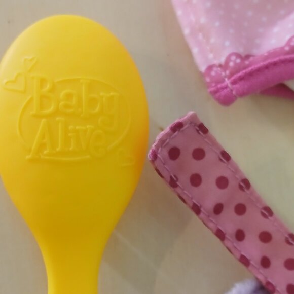 Baby Alive accessories and clothes - Picture 3 of 7